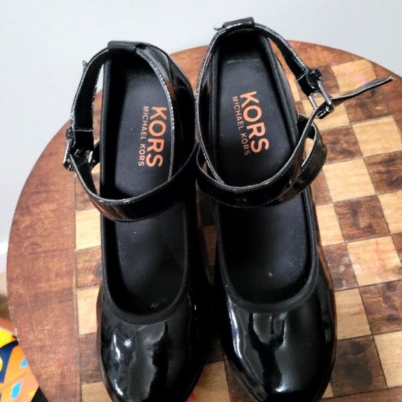 Michael Kors black patent leathrer shoes - Picture 2 of 6